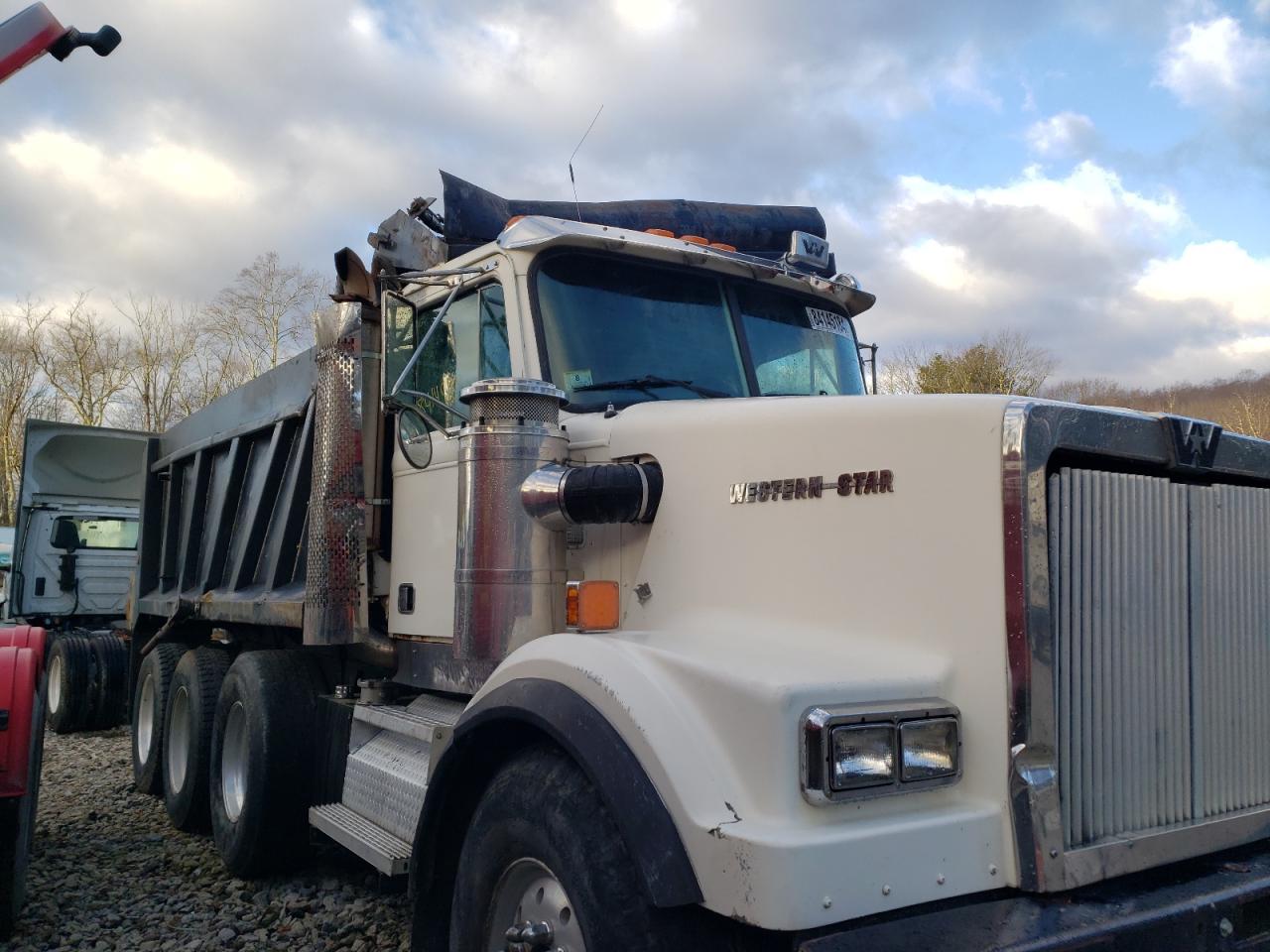 Lot #3029458688 1999 WESTERN STAR/AUTO CAR CONVENTION