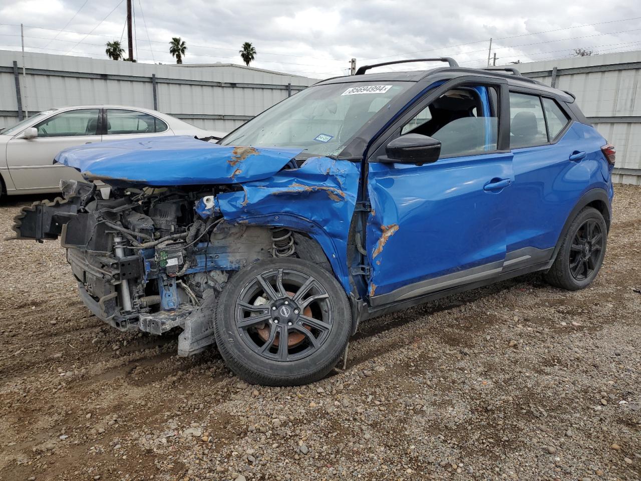  Salvage Nissan Kicks