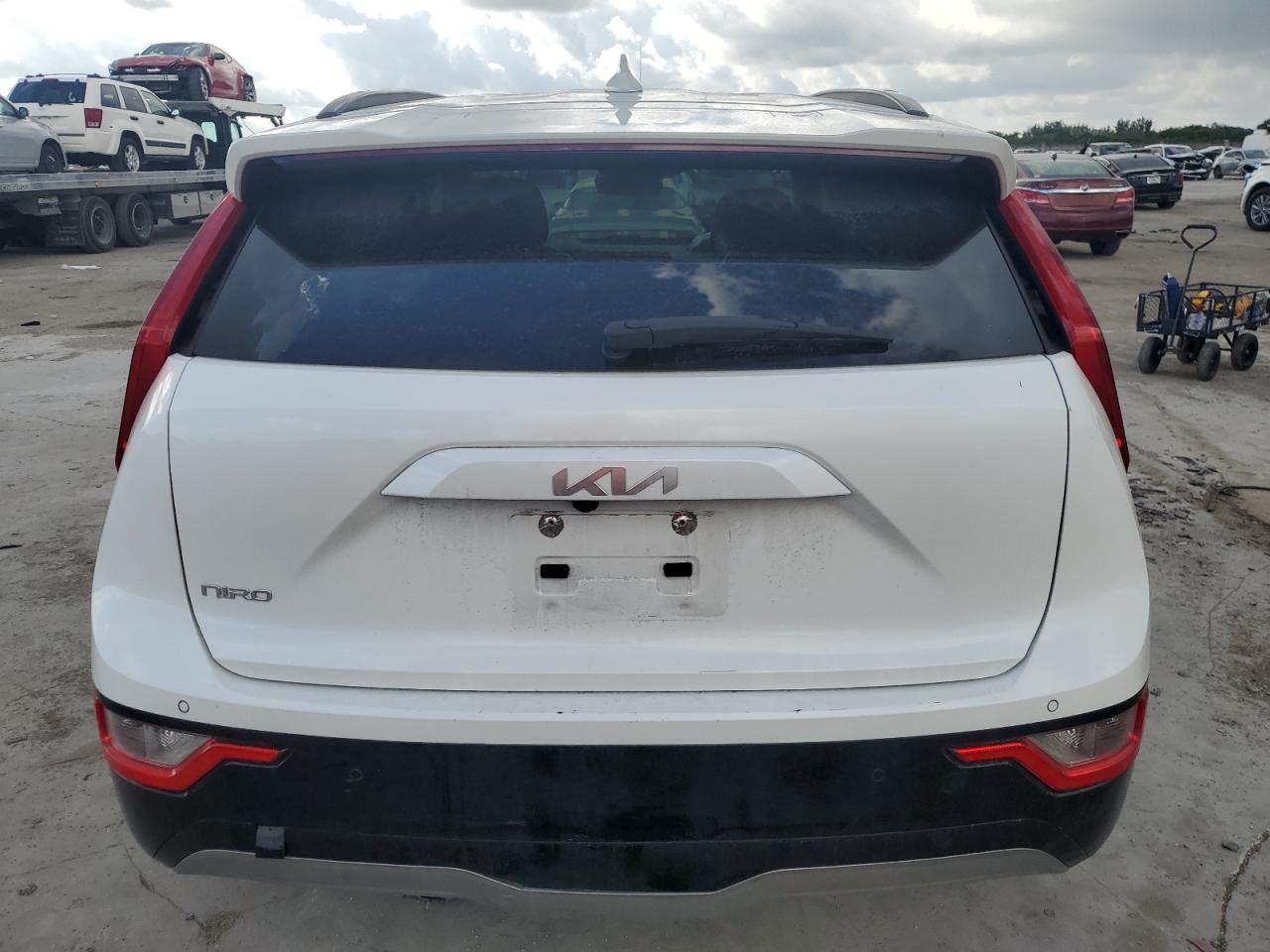 Lot #3055205974 2023 KIA NIRO WIND