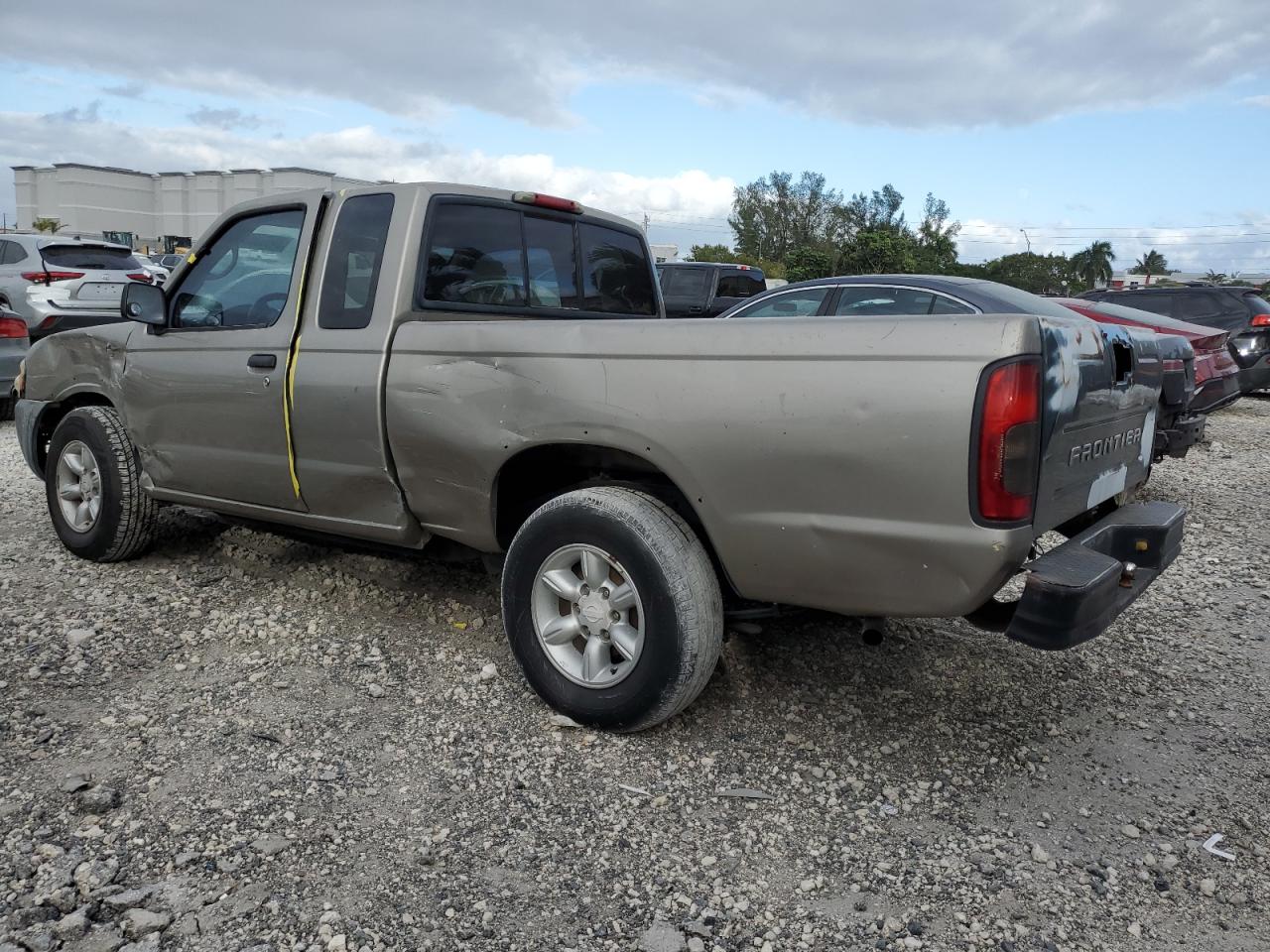 Lot #3040945420 2002 NISSAN FRONTIER K