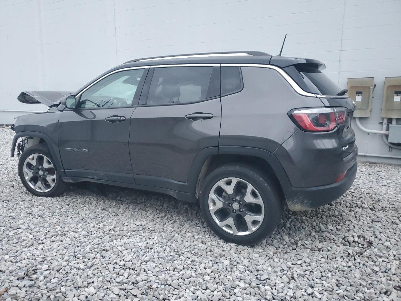 Lot #3025947962 2019 JEEP COMPASS LI