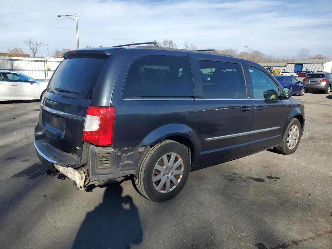 Lot #3040720790 2014 CHRYSLER TOWN & COU