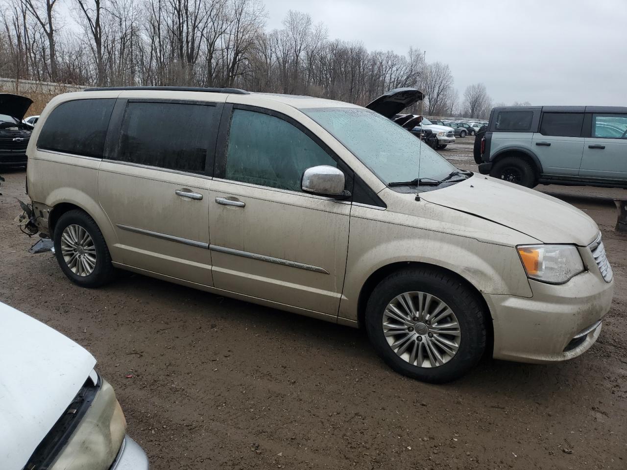 Lot #3033127003 2016 CHRYSLER TOWN & COU