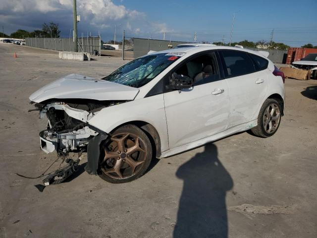 VIN 1FADP3L96EL387447 2014 FORD FOCUS no.1