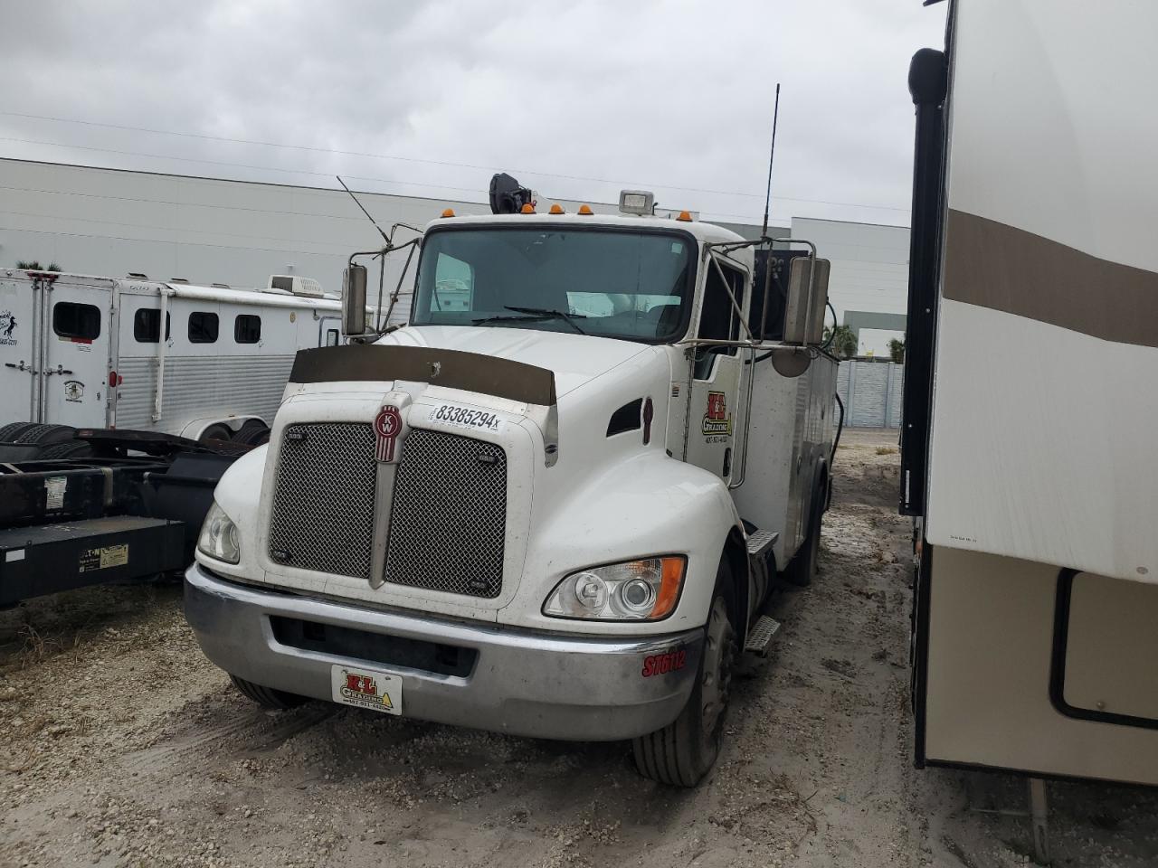 Lot #3024940355 2012 KENWORTH CONSTRUCTI