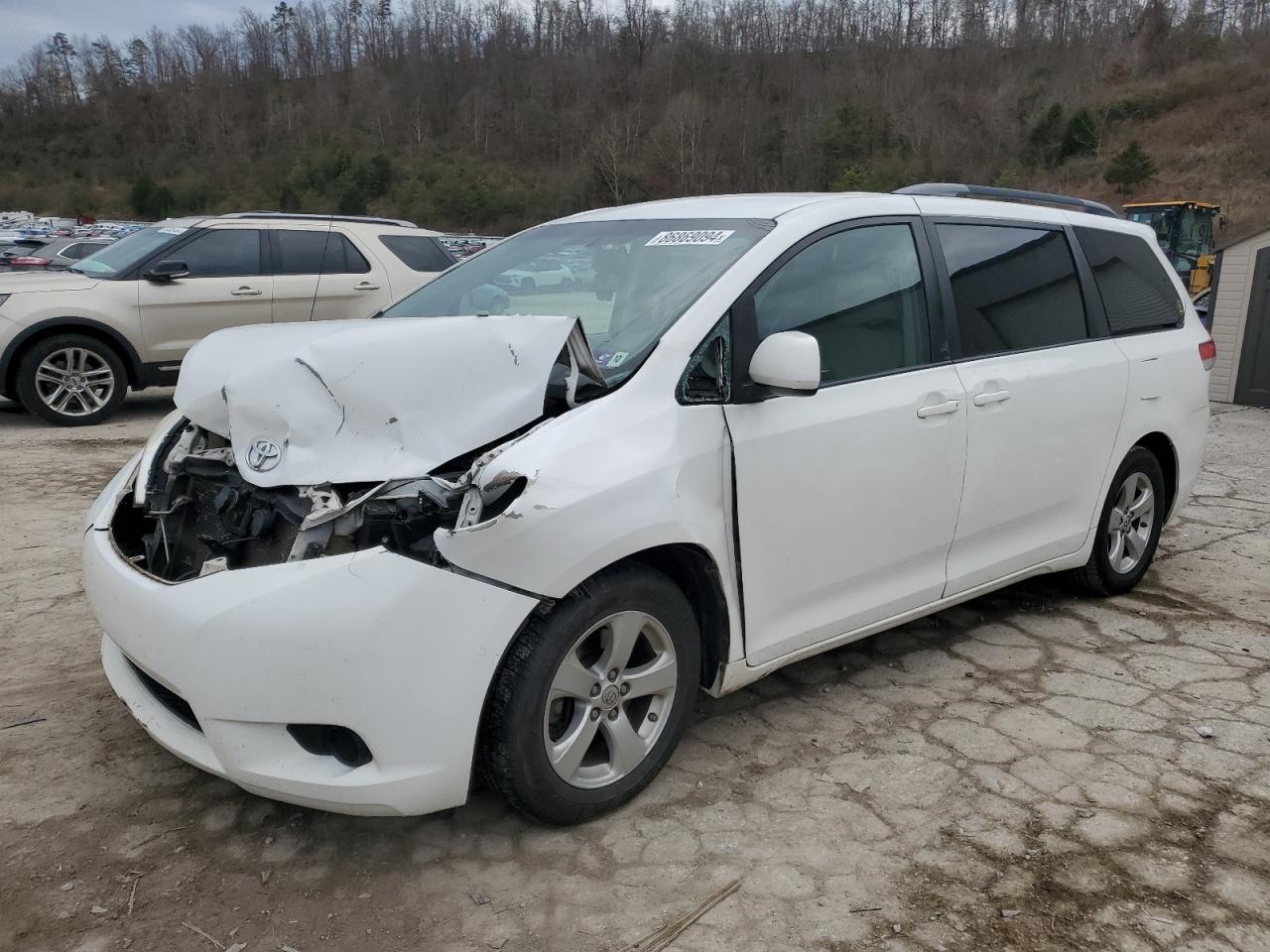  Salvage Toyota Sienna