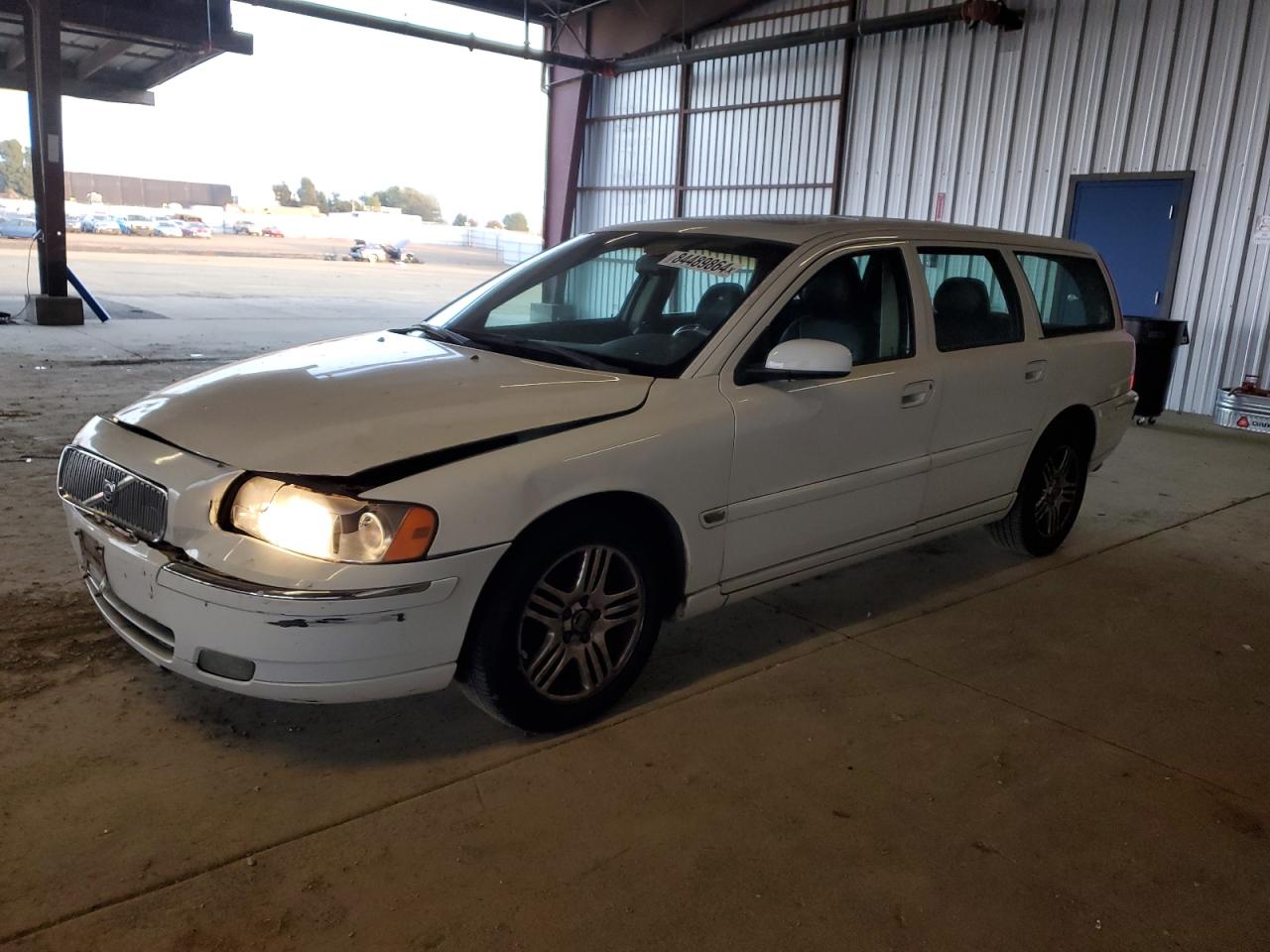 Lot #3024718755 2006 VOLVO V70 2.5T