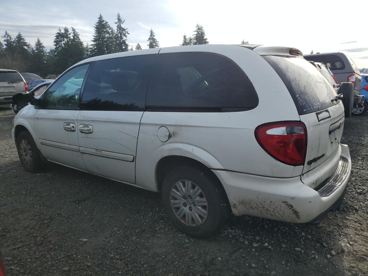 Lot #3026189313 2005 CHRYSLER TOWN & COU