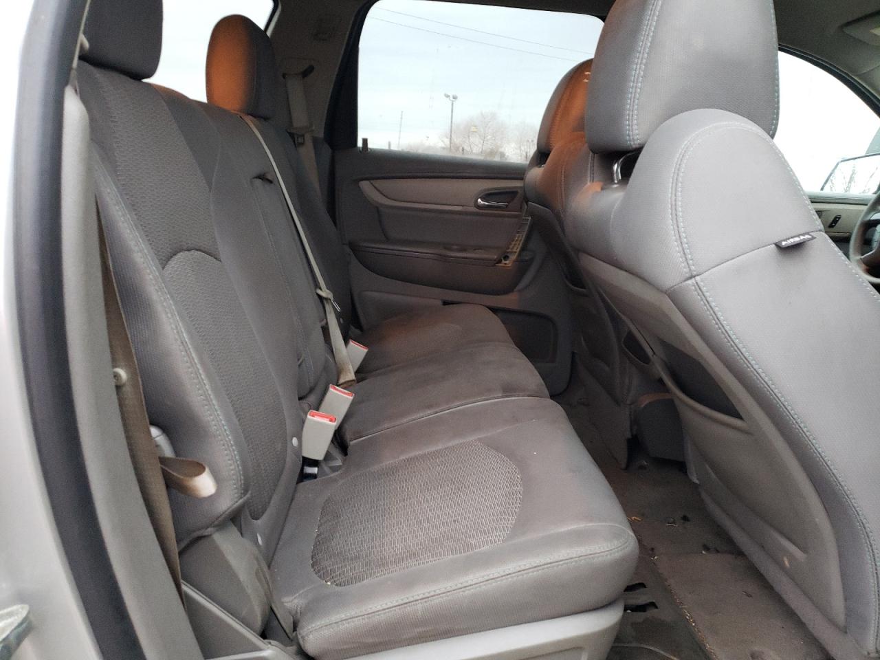 CHEVROLET TRAVERSE LS