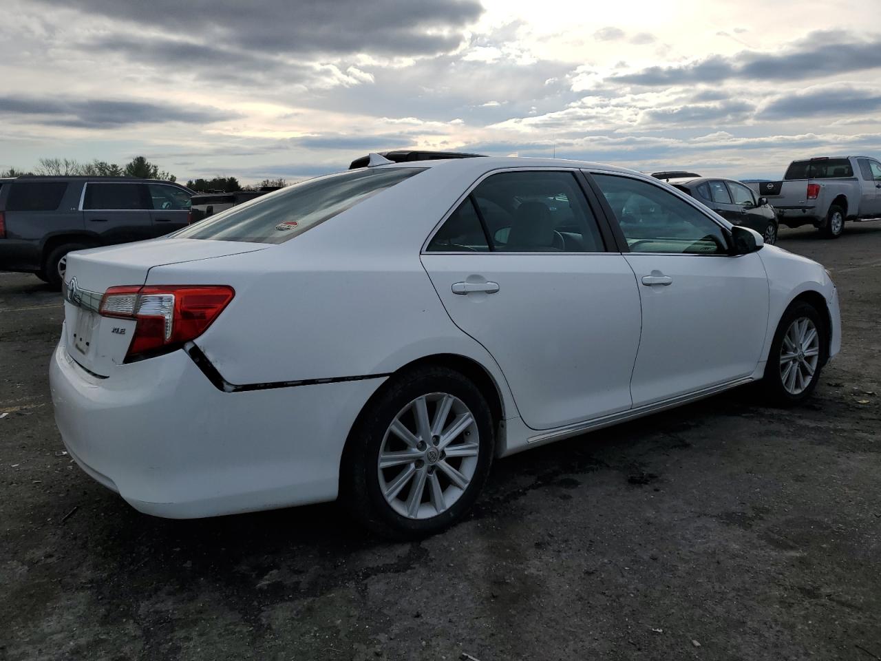 Lot #3029573111 2014 TOYOTA CAMRY SE