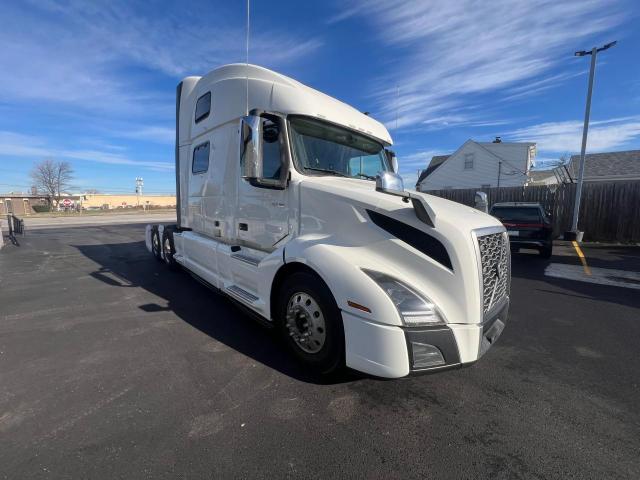 2021 VOLVO VN VNL #3024378548