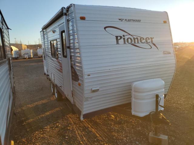 FLEETWOOD PIONEER 2005 white   1EB1C182052488982 photo #1