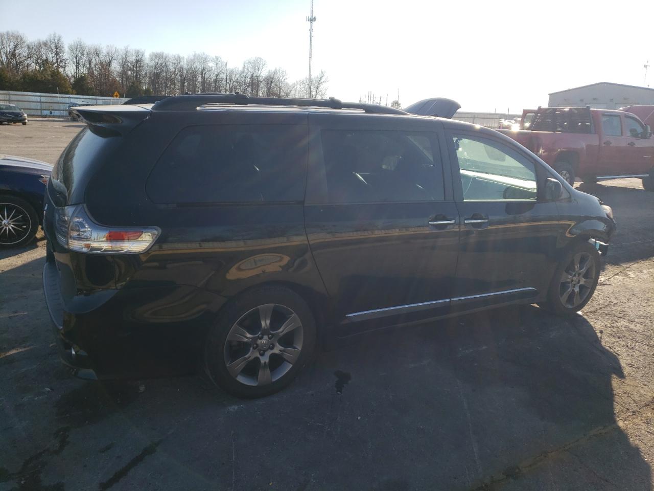 Lot #3040784756 2015 TOYOTA SIENNA SPO