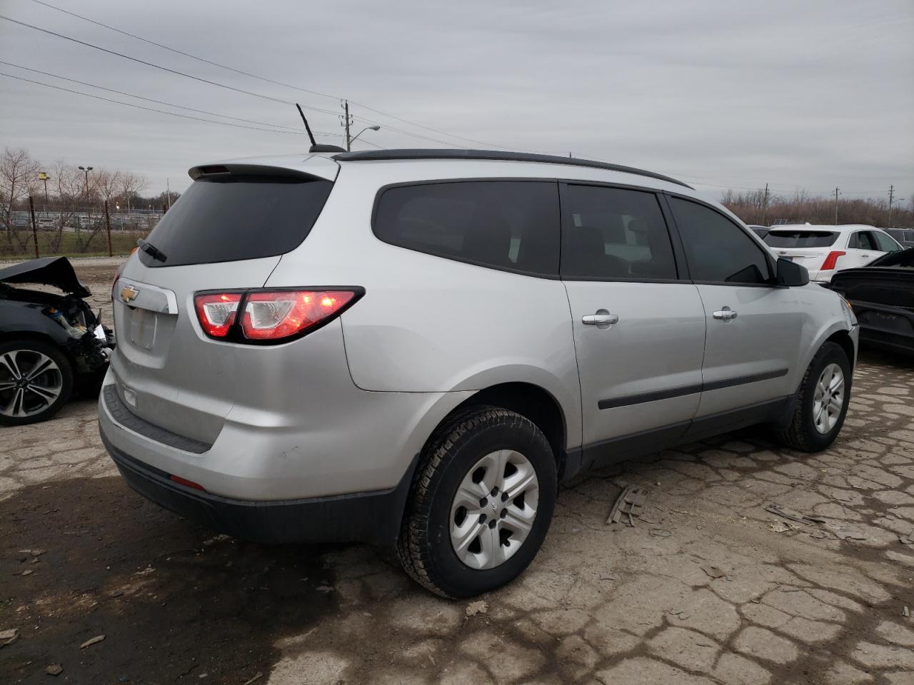 CHEVROLET TRAVERSE LS