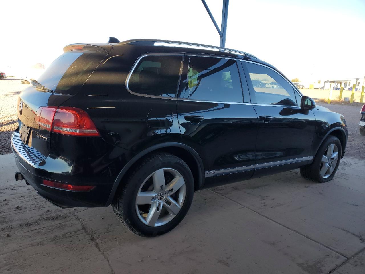 Lot #3045722419 2011 VOLKSWAGEN TOUAREG HY