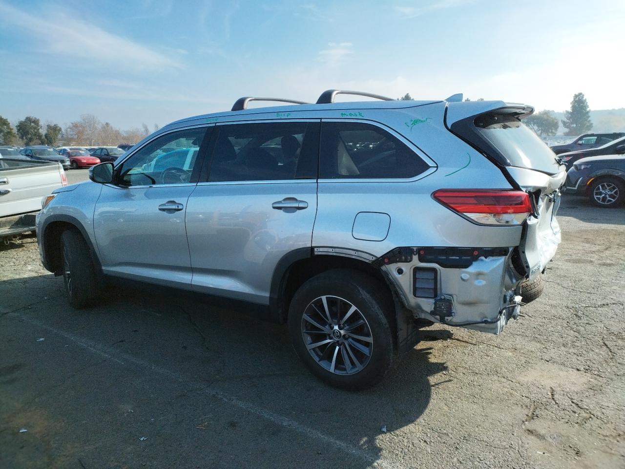 Lot #3030385472 2019 TOYOTA HIGHLANDER