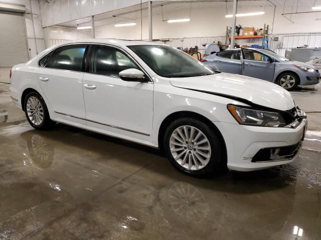 2016 VOLKSWAGEN PASSAT SE - 1VWBS7A33GC068142