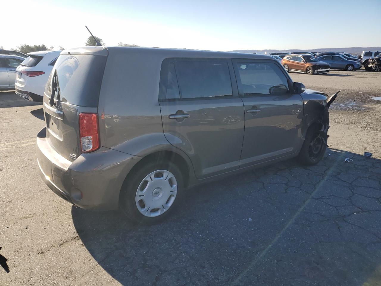 Lot #3030636125 2013 TOYOTA SCION XB