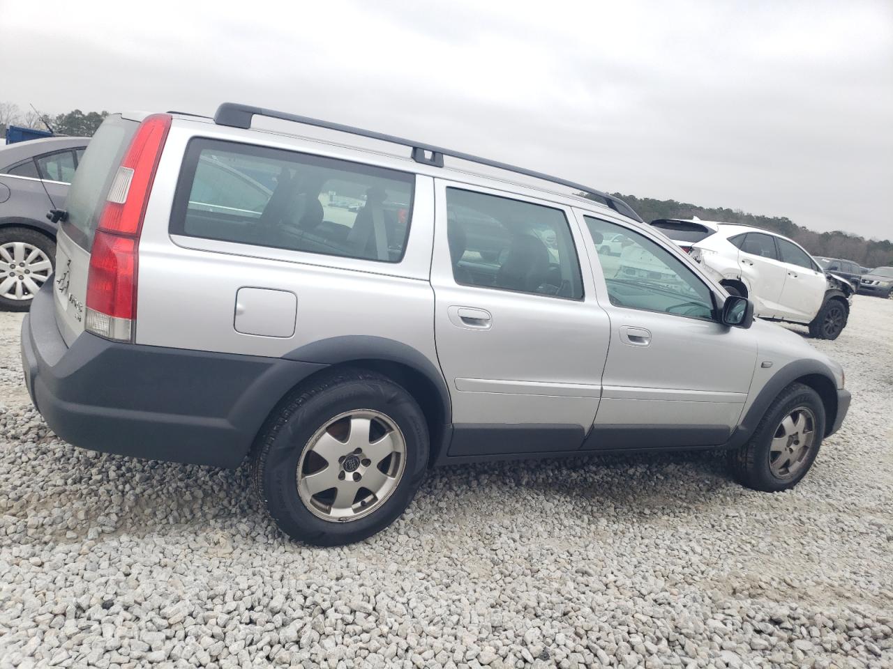 Lot #3037871253 2001 VOLVO V70 XC