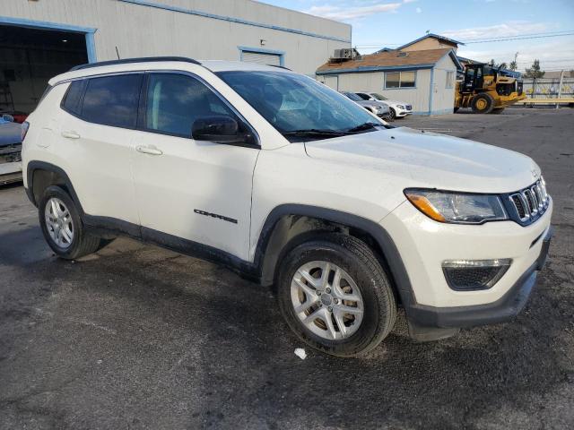 VIN 3C4NJDAB8LT240429 2020 JEEP COMPASS no.4