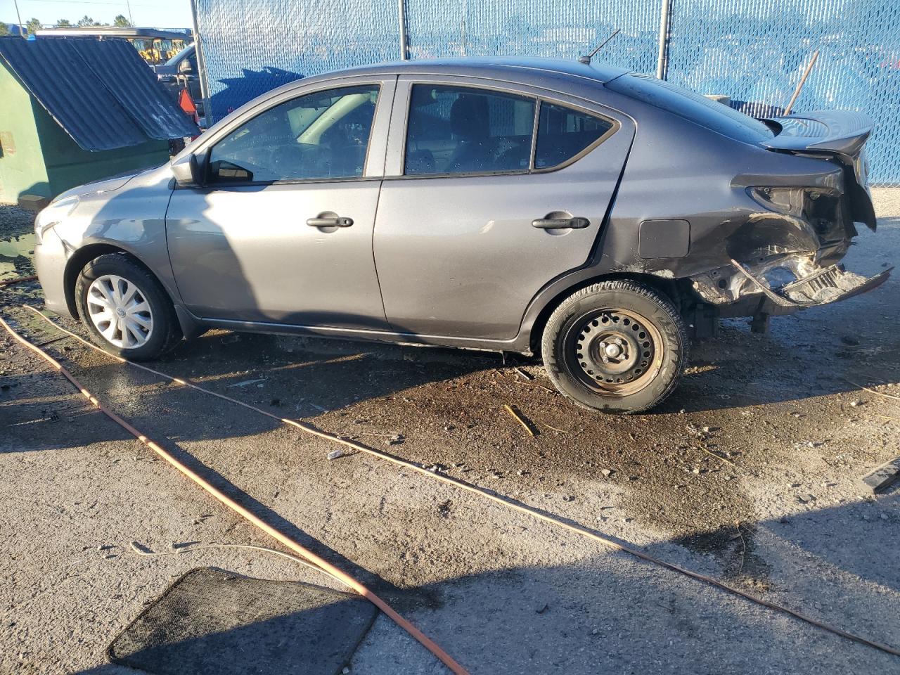 Lot #3025730321 2019 NISSAN VERSA S