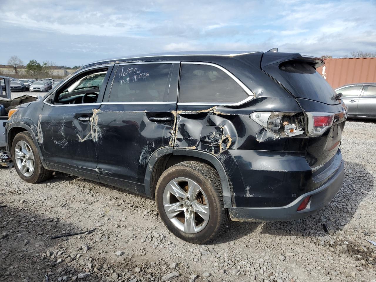 Lot #3050601113 2016 TOYOTA HIGHLANDER