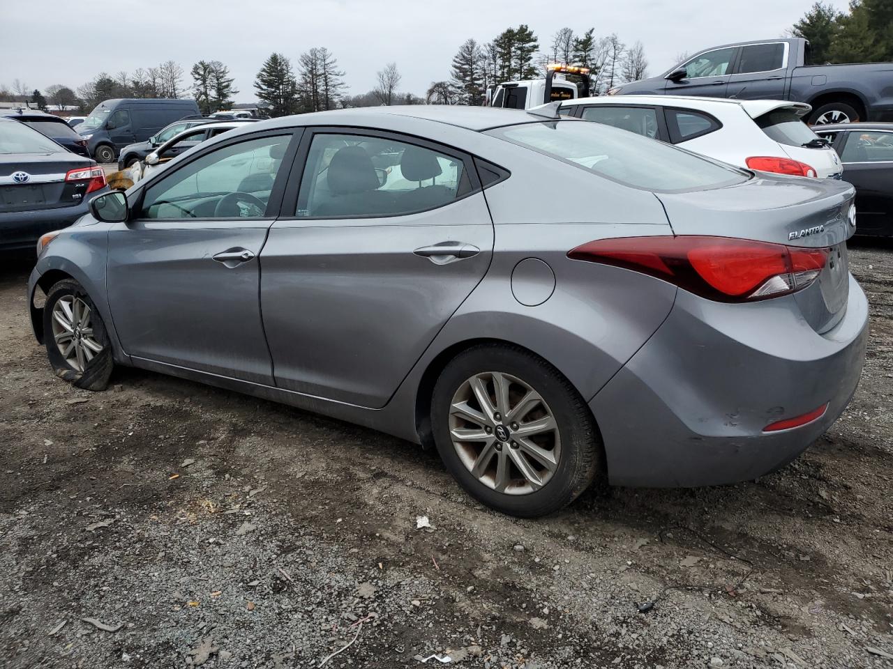 Lot #3027081792 2015 HYUNDAI ELANTRA SE