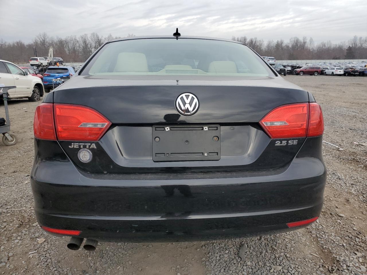 VOLKSWAGEN JETTA SE