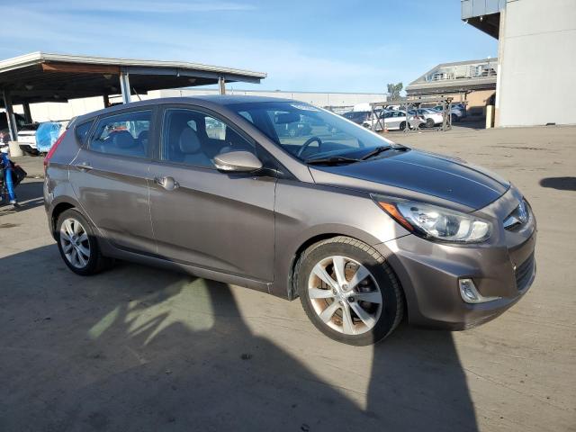 VIN KMHCU5AE0DU137927 2013 HYUNDAI ACCENT no.4