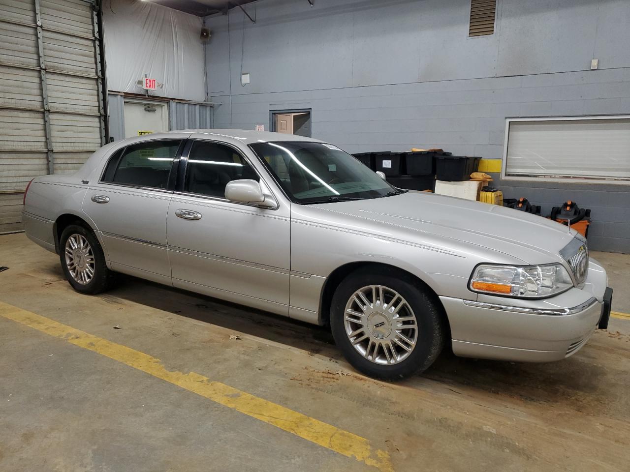 Lot #3044519804 2008 LINCOLN TOWN CAR S