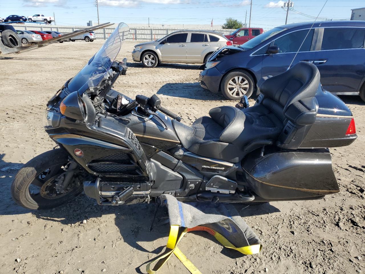 Lot #3045904682 2016 HONDA GL1800