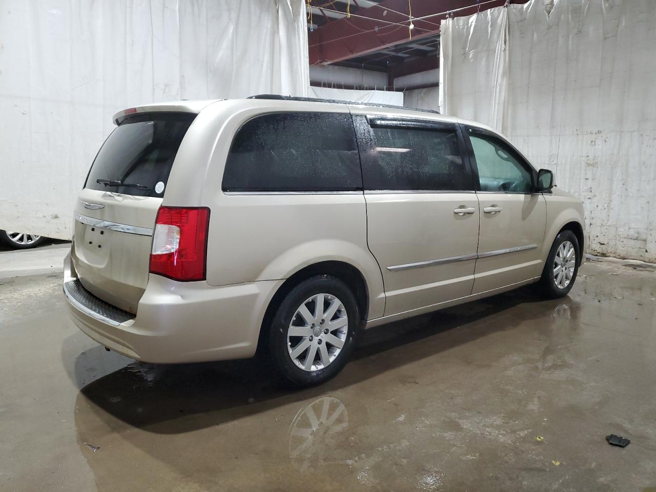 Lot #3040717793 2014 CHRYSLER TOWN & COU