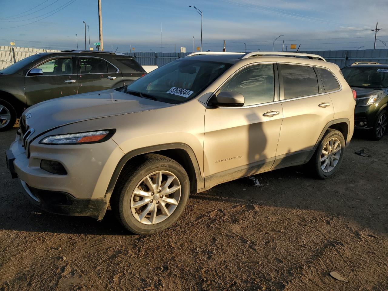  Salvage Jeep Grand Cherokee