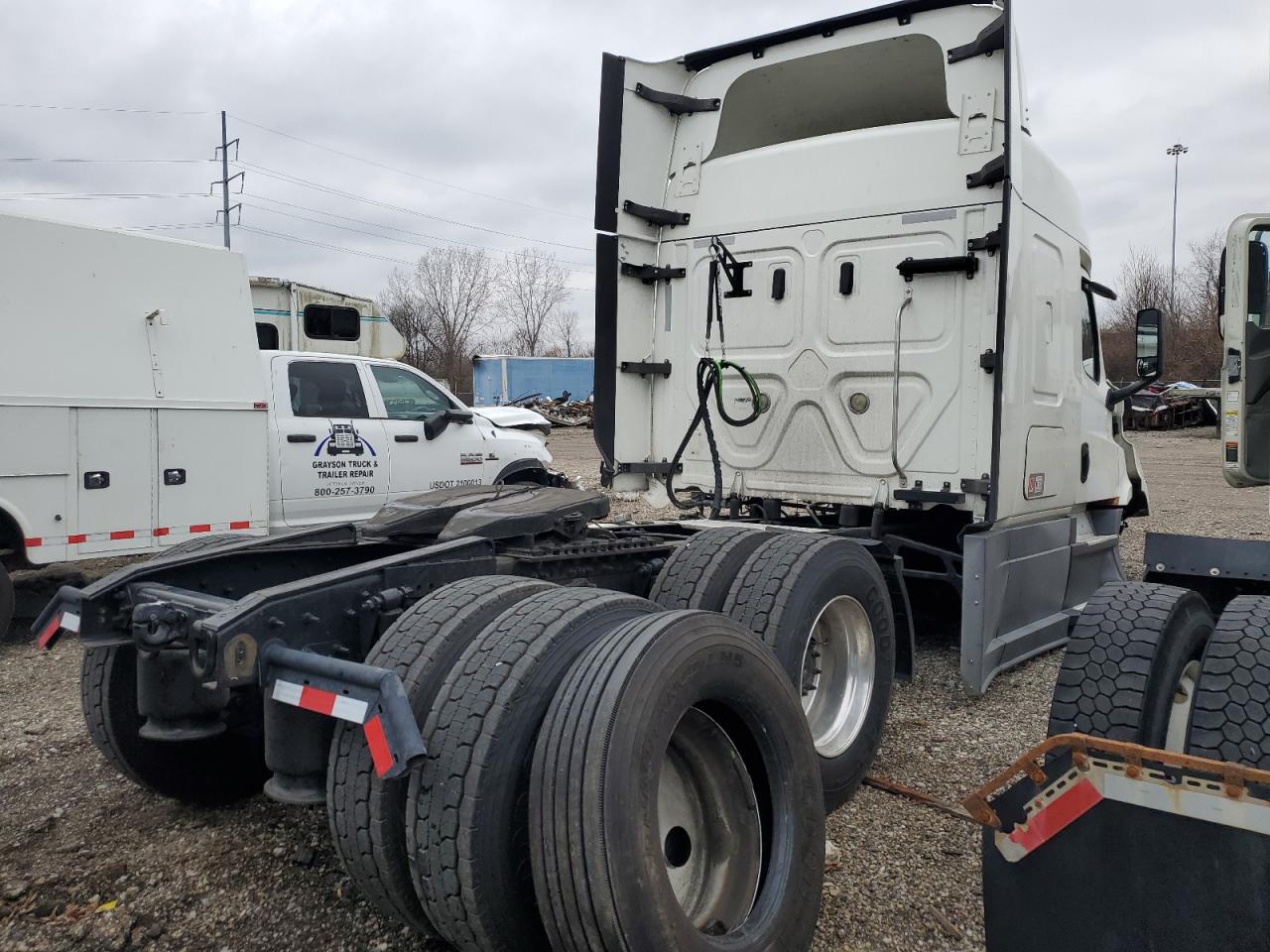 Lot #3034283116 2020 FREIGHTLINER CASCADIA 1