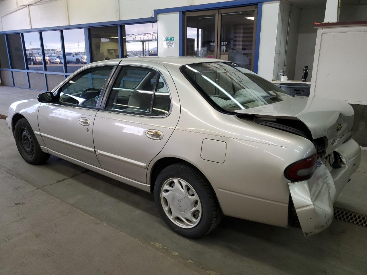 Lot #3051745123 1995 NISSAN ALTIMA XE