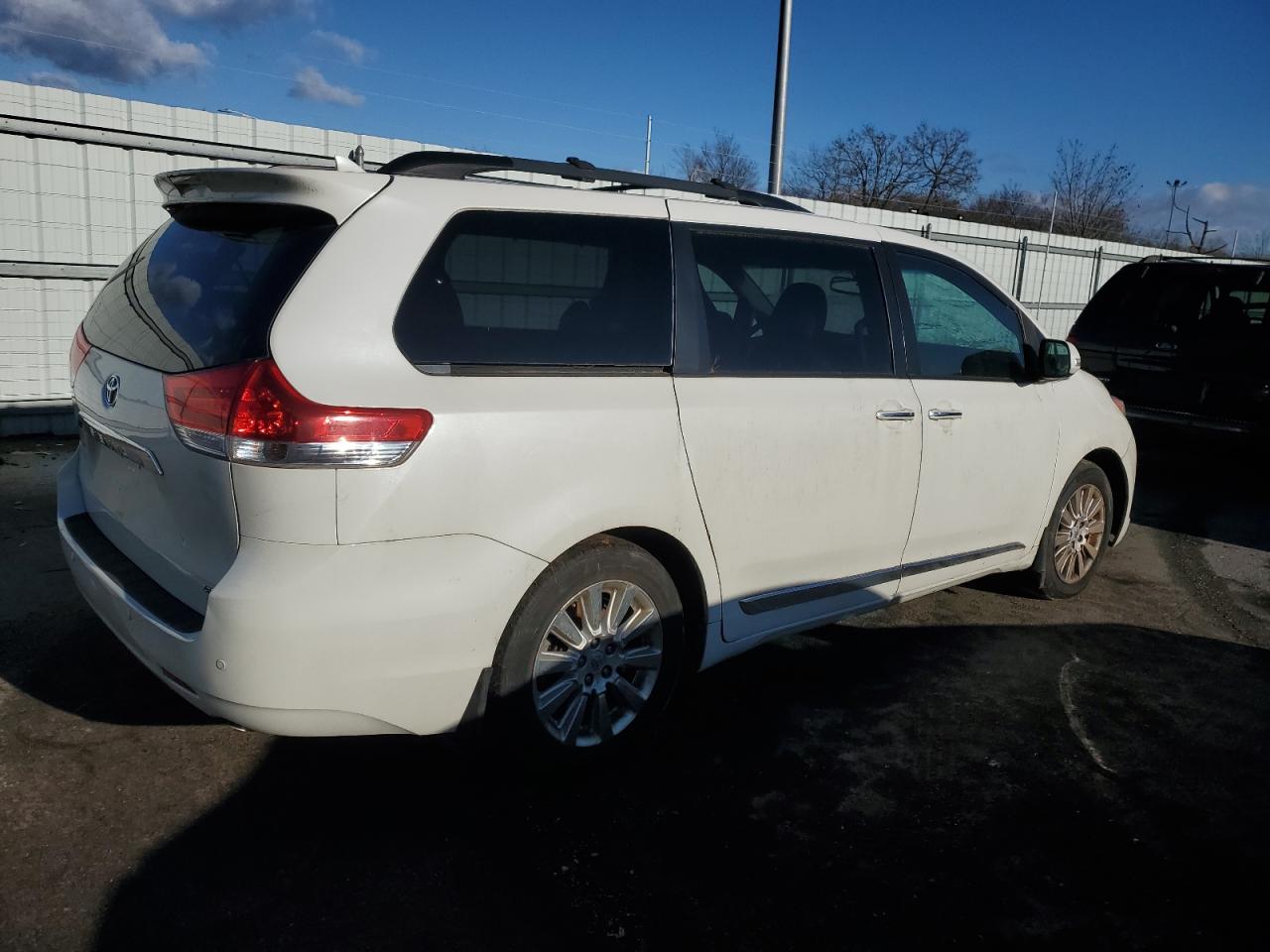 Lot #3034285080 2013 TOYOTA SIENNA XLE