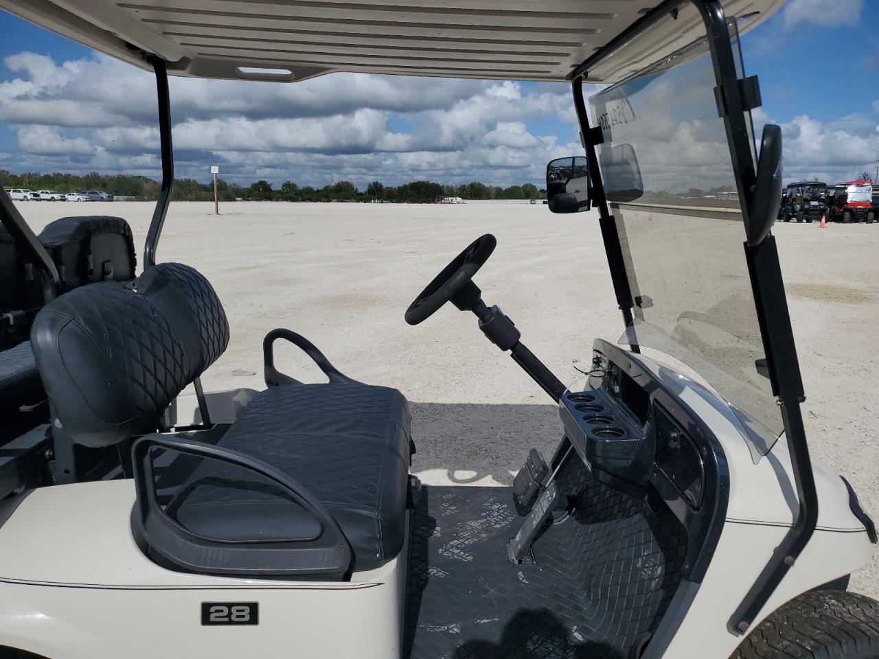 Lot #3050445244 2017 GOLF CART