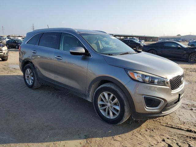 VIN 5XYPG4A36HG263304 2017 KIA SORENTO no.4