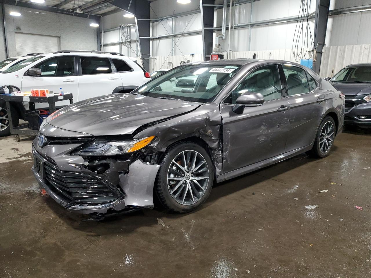 TOYOTA CAMRY XLE