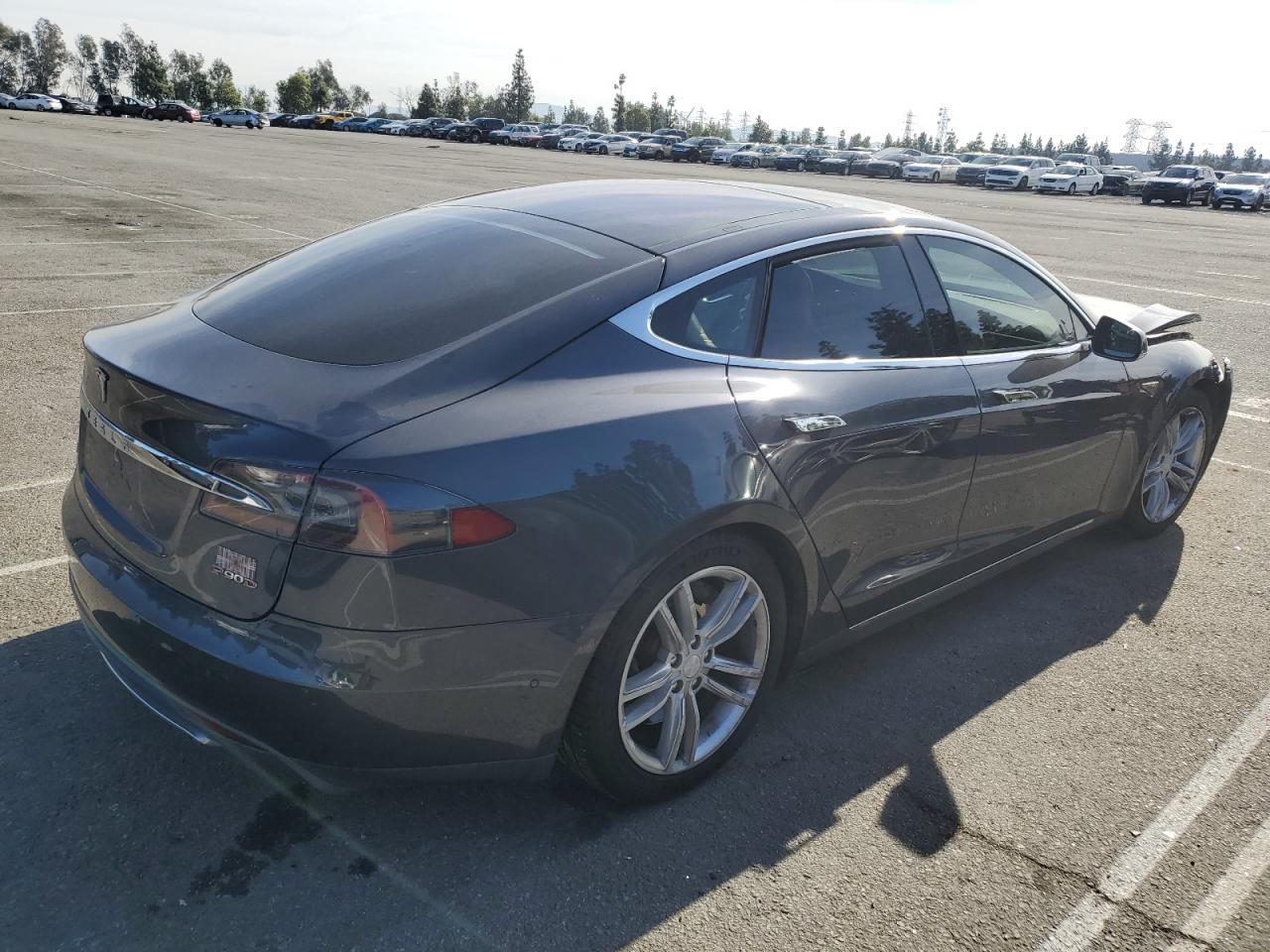 Lot #3044673223 2015 TESLA MODEL S