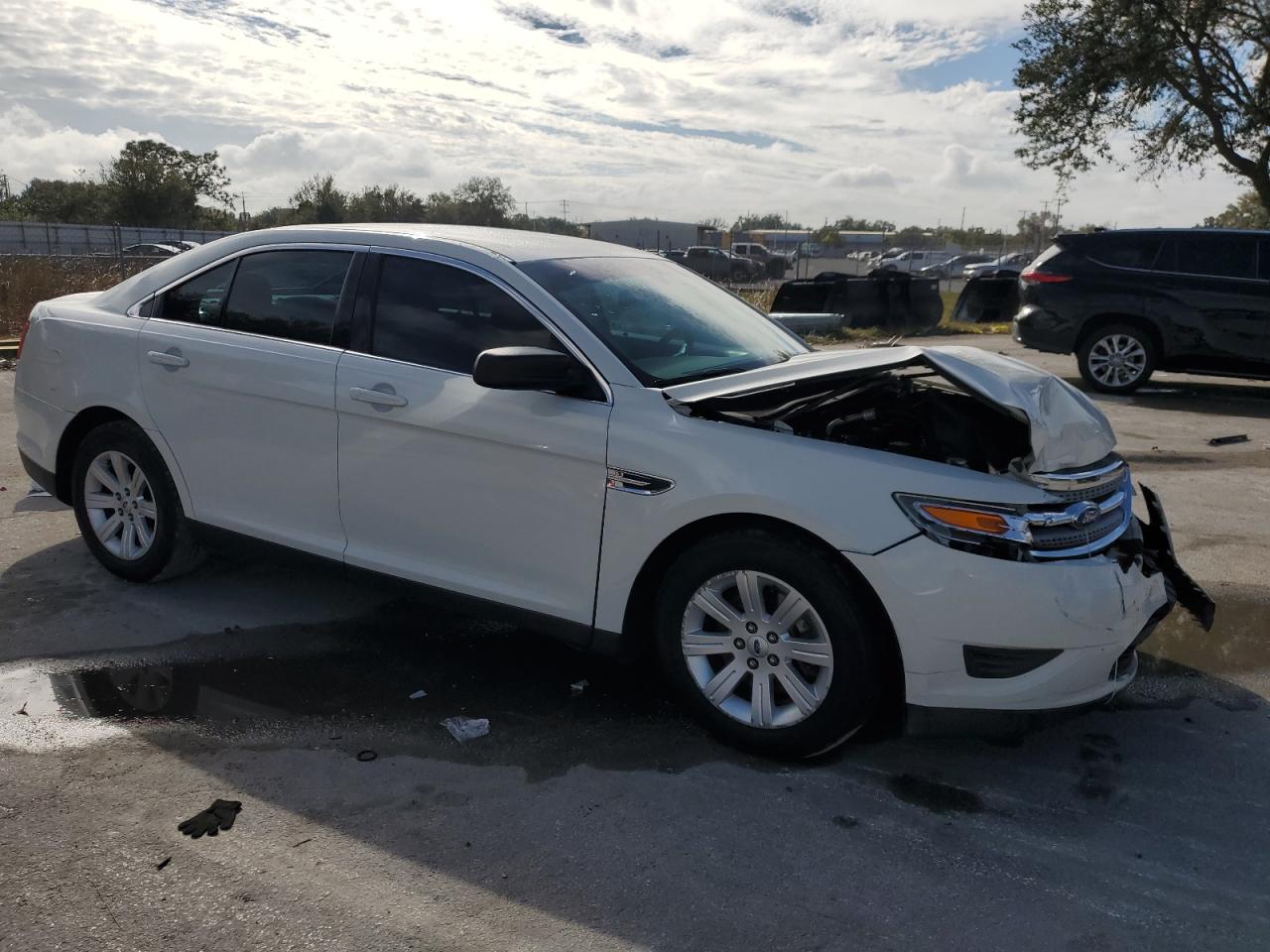 Lot #3031512818 2012 FORD TAURUS SE