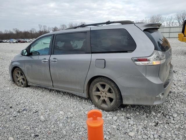 VIN 5TDXK3DC2GS724049 2016 TOYOTA SIENNA no.2