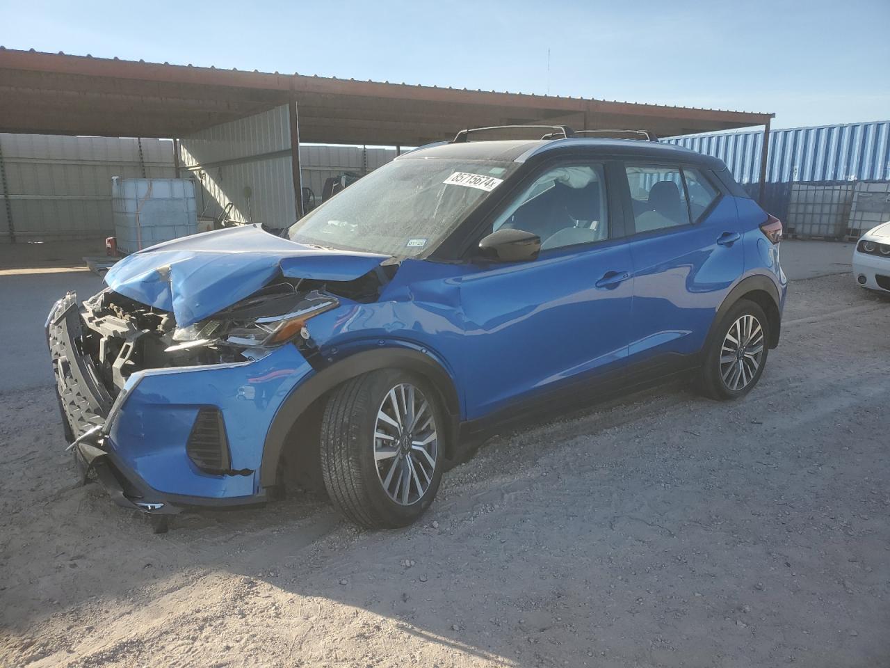  Salvage Nissan Kicks