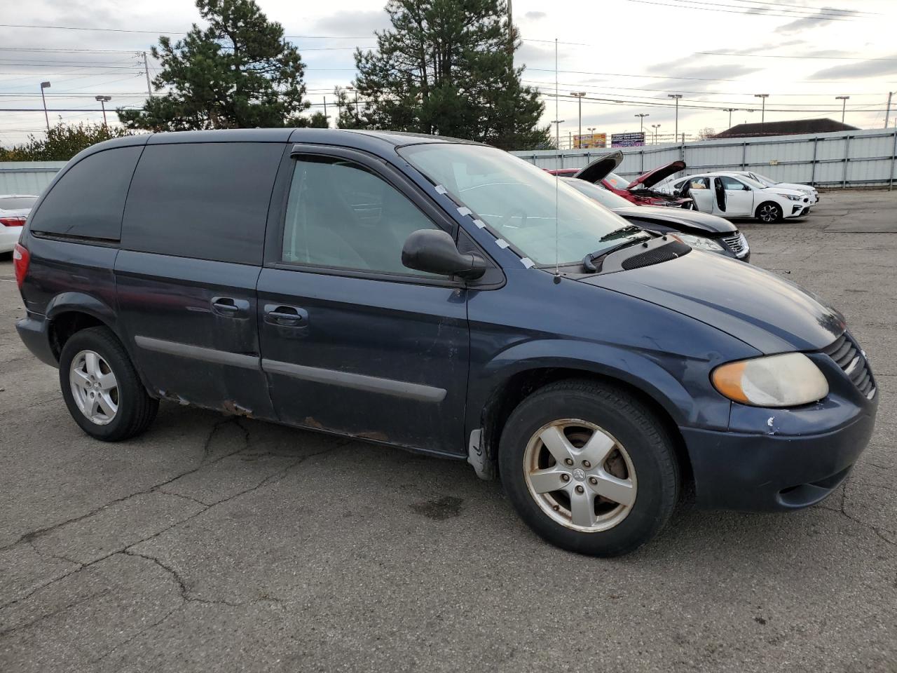 Lot #3055214002 2007 DODGE CARAVAN SX