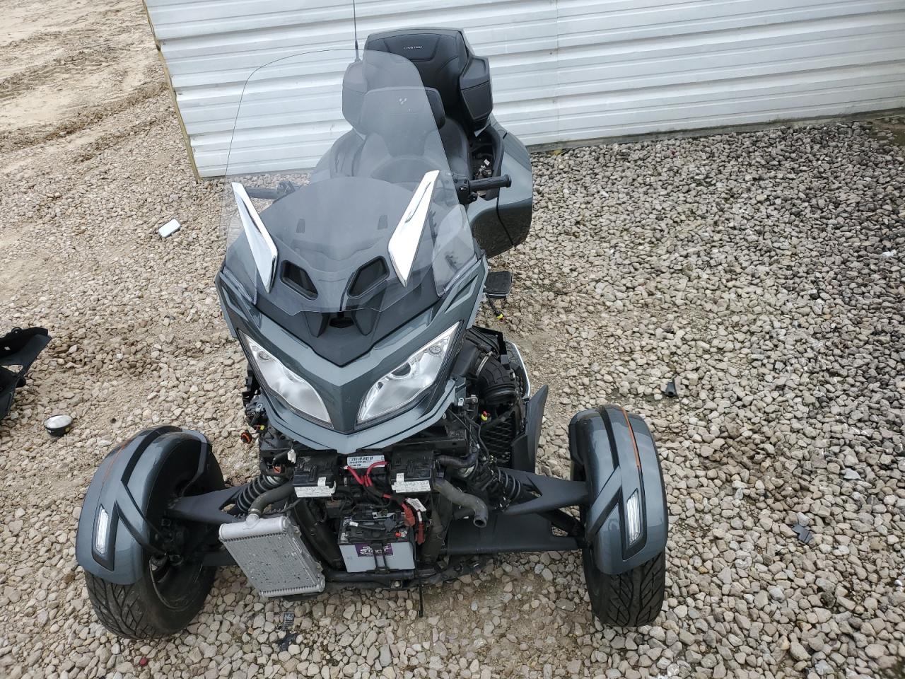 Lot #3037237503 2017 CAN-AM SPYDER ROA