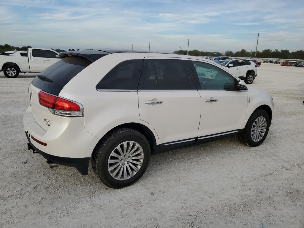 Lot #3042127664 2013 LINCOLN MKX