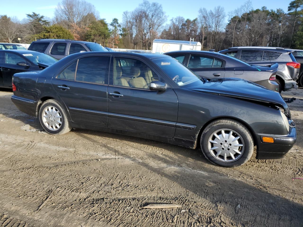 Lot #3050596109 2001 MERCEDES-BENZ E 320