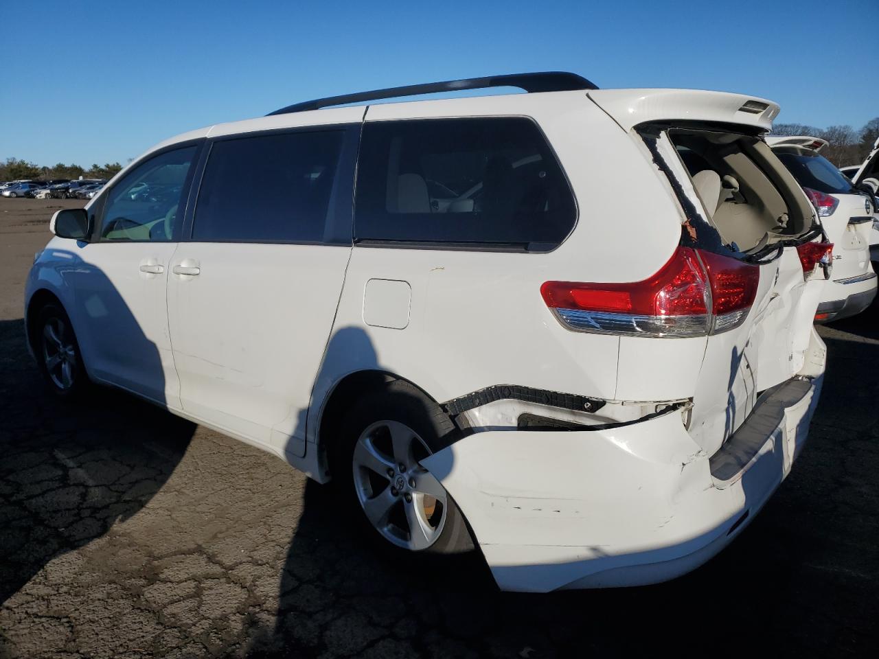 Lot #3055308352 2012 TOYOTA SIENNA LE