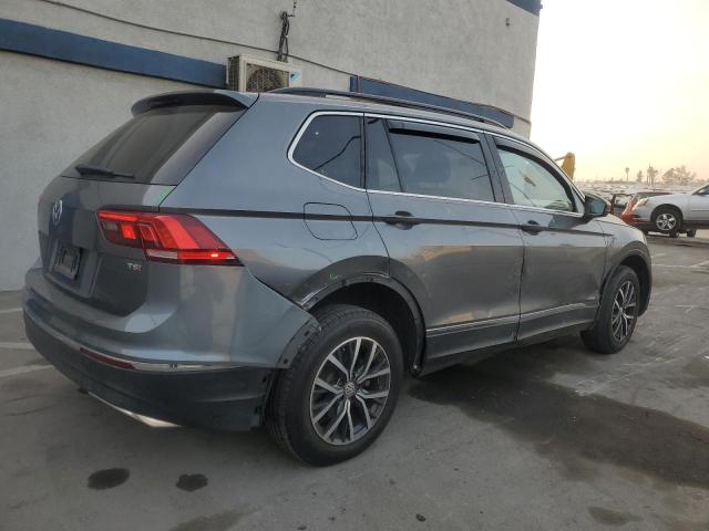 VOLKSWAGEN TIGUAN SE 2018 gray  gas 3VV3B7AX9JM211791 photo #4