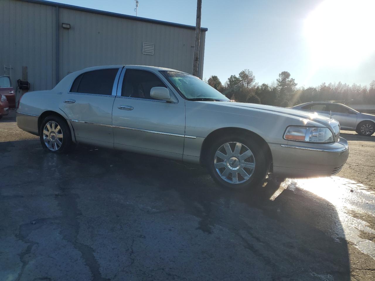 Lot #3028494928 2005 LINCOLN TOWN CAR S